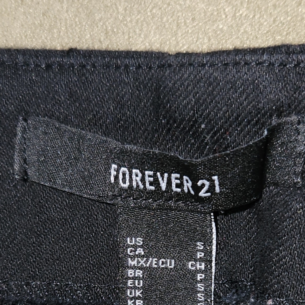 FOREVER 21 MINI SKIRT !! - Picture 2 of 3